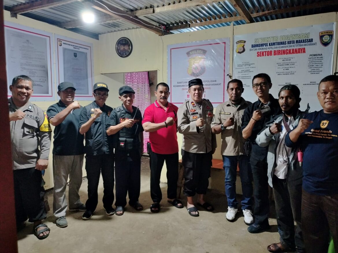 Kapolsek Biringkanaya Makassar, Kompol H.Andi Alimuddin, SH melakukan kunjungan kerja dan silaturahmi ke mitra Kamtibmas posko 1 bankompol sektor biringkanaya pada Kamis (16/6/2022).