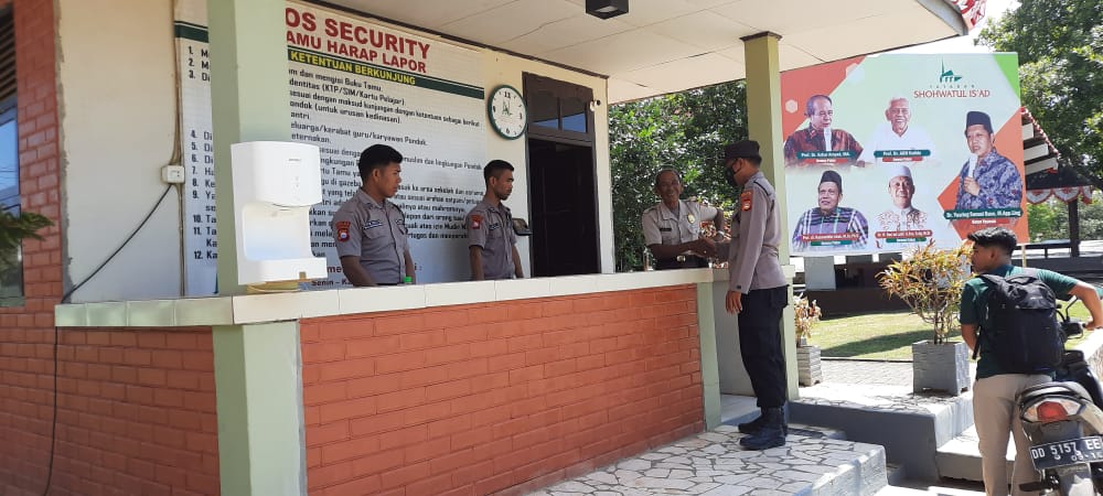 Personil Polsek Ma’rang Pantau Pondok Pesantren Shohwatul Is’ad Guna Mencegah Faham Radikalisme