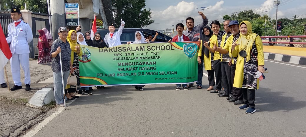 SMK DARUSSALAM  Sambut Kirab pelajar Sulawesi Selatan andalan Dari Kabupaten Maros Menuju Kota Makassar