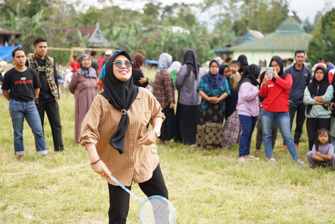 Pertandingan Bulu Tangkis Antar Petani di Gowa ‘Talenrang Cup’ Resmi Dibuka