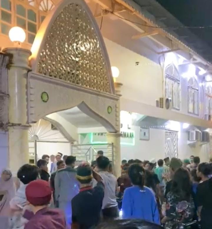 Kubah Masjid di Jalan Barukang Ambruk dan Menimpa Jamaah Tarawih