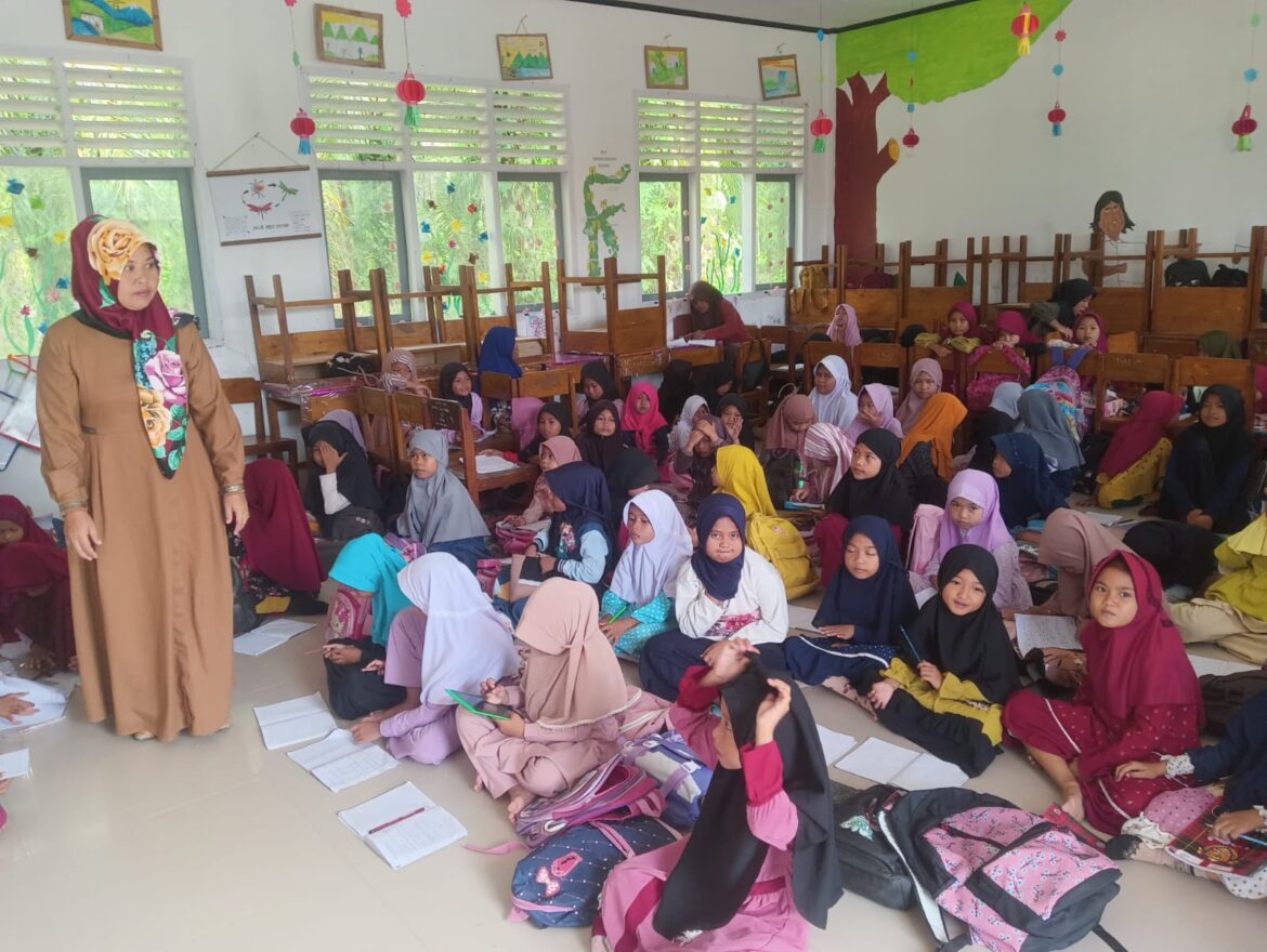 Tingkatkan Wawasan Tentang Kebaikan Bulan Ramadhan, SDN Majene Gelar Pesantren Kilat