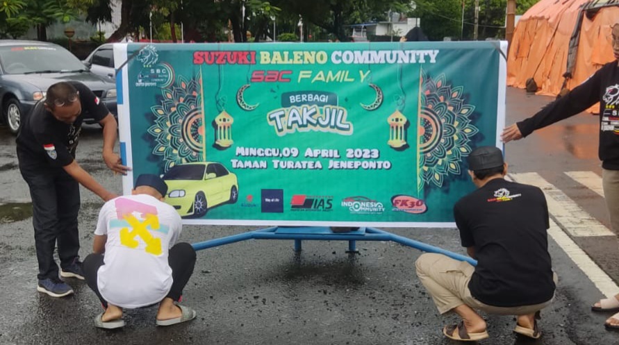 Suzuki Baleno Community Chapter Jeneponto Berbagi Takjil