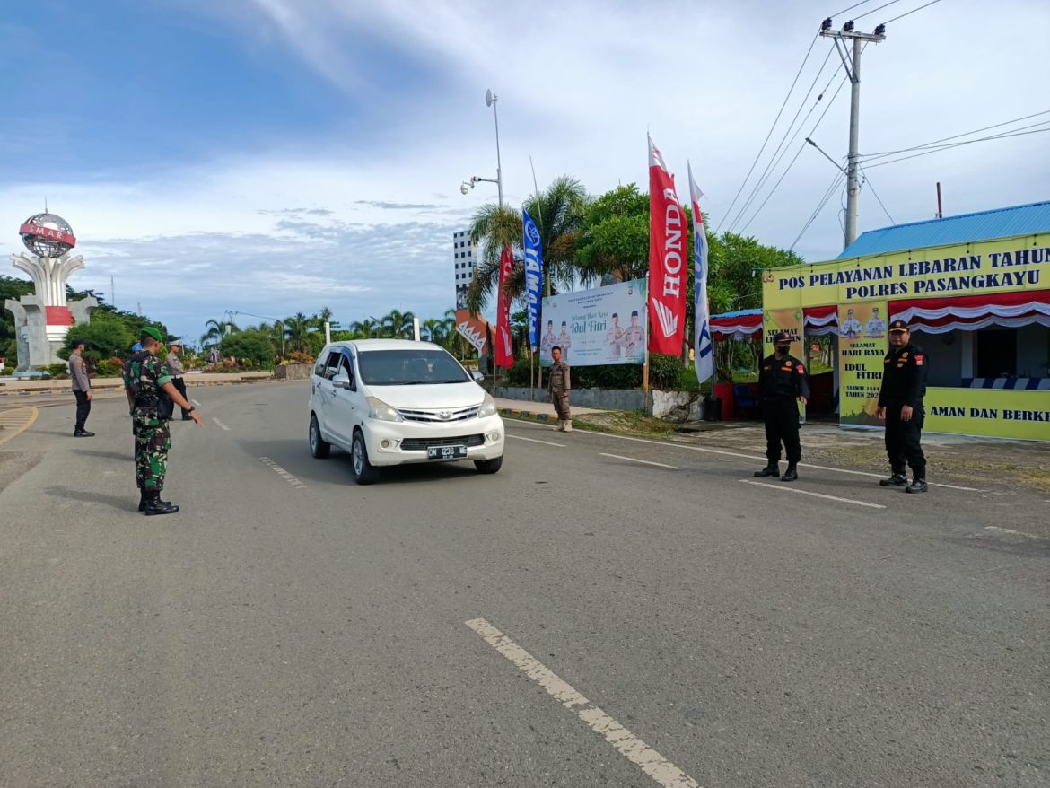 Giat TNI-Polri dan Pemerintah Lakukan Pengamanan Arus Lalu Lintas di Pos