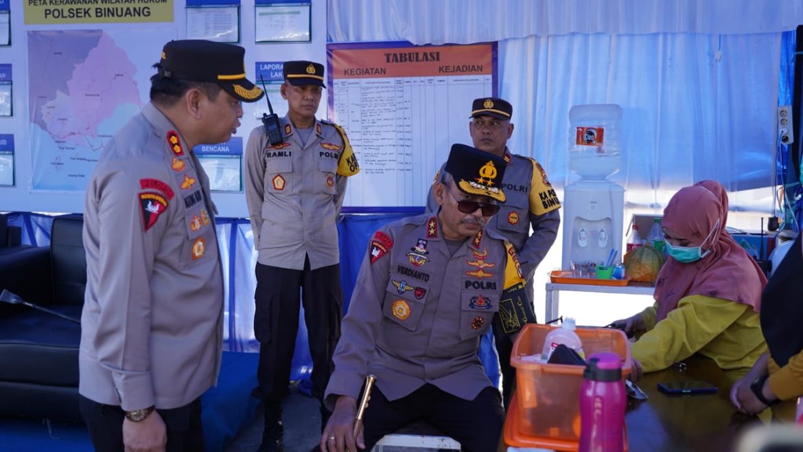 Pantau Arus Balik Mudik Kapolda Sulbar cek Pos Pam batas Provinsi