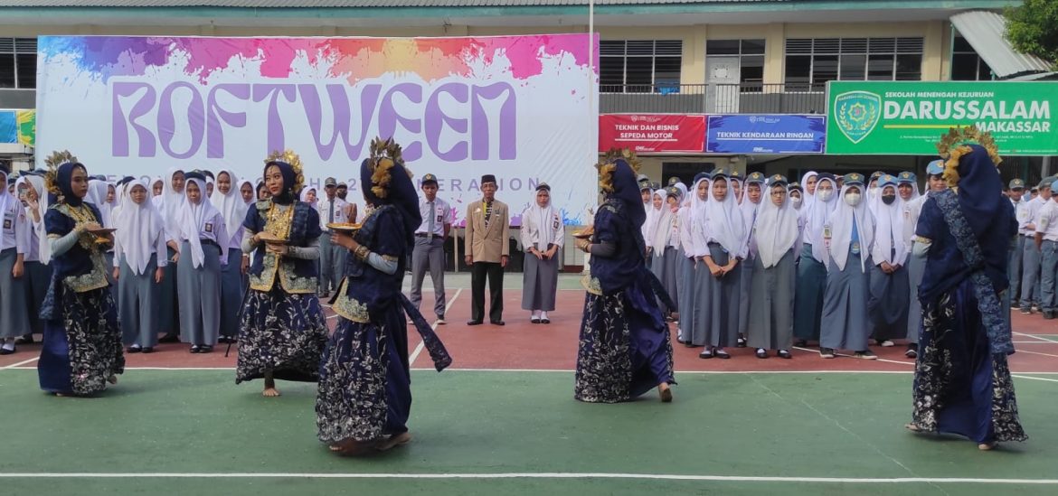 Yayasan Darussalam Makassar upacara pengibaran bendera merah putih memperingati hari pendidikan Nasional