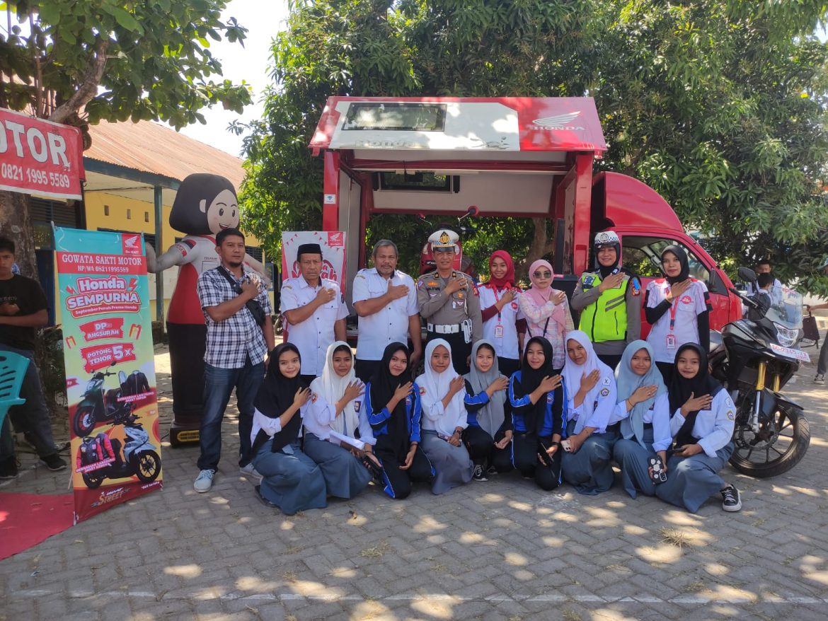 Operasi Zebra Pallawa 2023, Satlantas Polres Gowa Gelar Safety Riding di SMK Garudaya