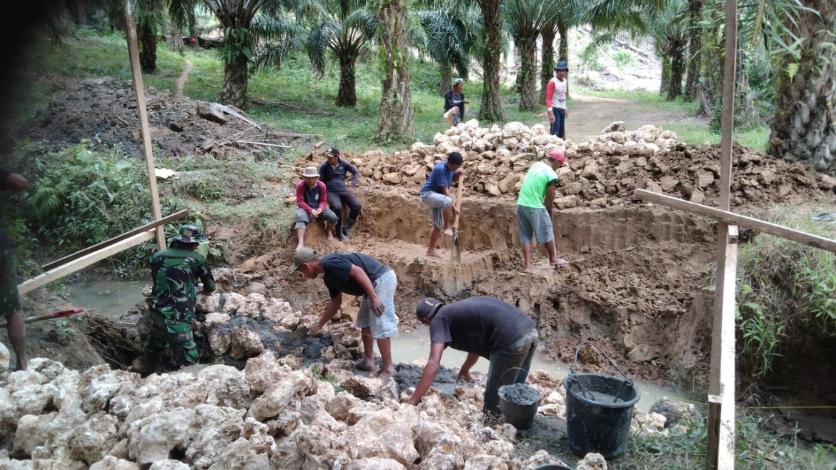 Pembuatan Plat Duicker di Dusun Messulu Masih Tahap Penyusunan