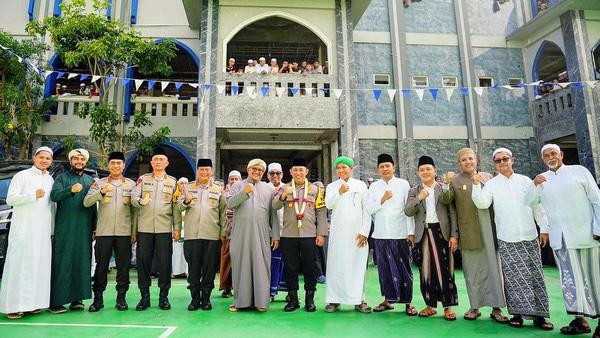 Cooling System Pemilu, Kapolri Kunjungi Ponpes Dalwa dan Sidogiri di Pasuruan