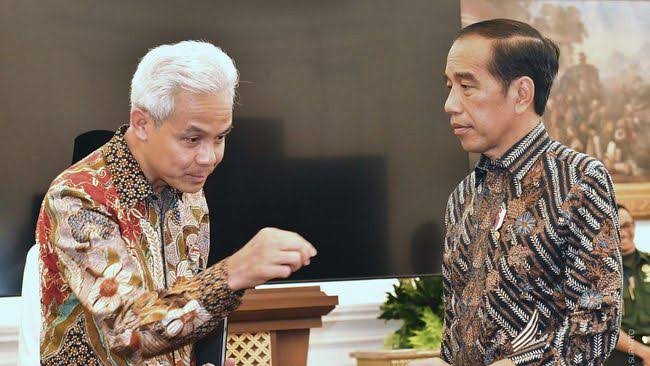 Diduga Buntuti Kampanye Ganjar, Jokowi : Ya Ndaklah,Ndak Seperti Itu