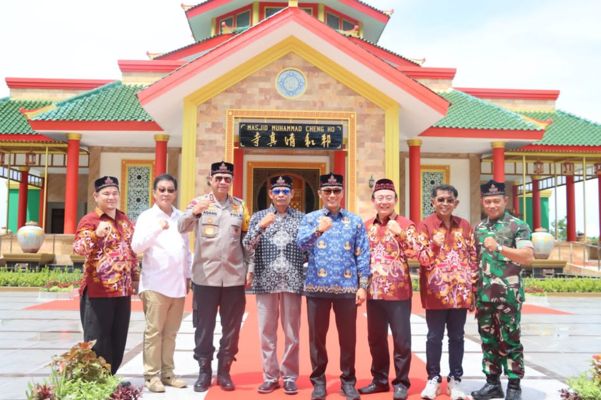 Kapolda Sulbar Hadiri Peresmian Masjid Muhamad Cheng Ho Pasangkayu 