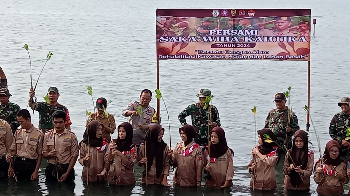 Kapolsek Binuang beserta jajaranya Menghadiri Penanaman Bibit Mangrove 