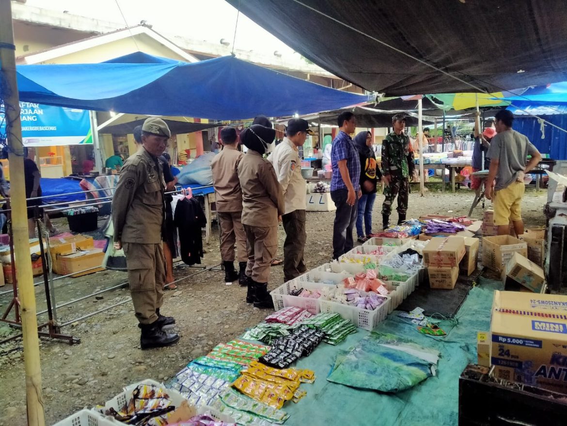 Satuan Satpol PP Bersama TNI-Polri Lakukan Penertiban Pasar Martajaya