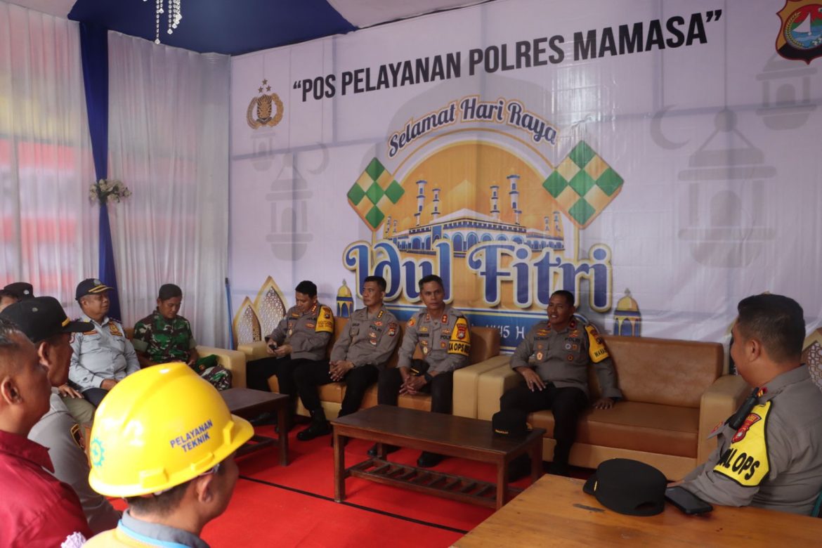 Waka Polda Turun Langsung Cek Kesiapan Pengamanan Arus Mudik Pengendara Di Mamasa