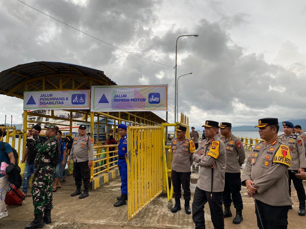 Lagi lagi Kapolda Sulbar Pantau Arus Mudik di Pelabuhan Feri Mamuju