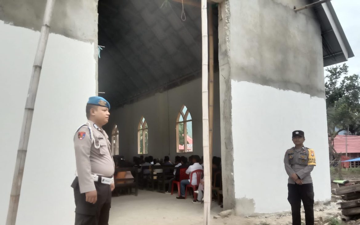 Personil Polsek Pana Laksanakan Pengamanan Ibadah Gereja di GTM