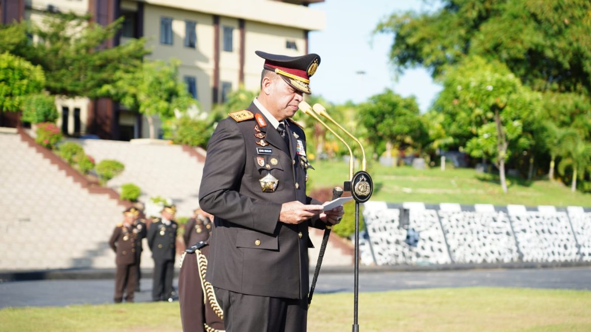 Moment Hari Kebangkitan Nasional, 24 Personel Dapat Reward dari Kapolda Sulbar