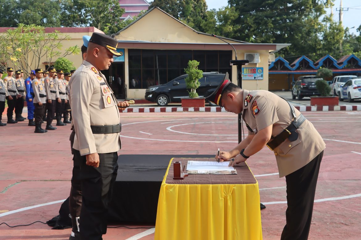 Kapolres Polman Pimpin Serah Terima Jabatan (Sertijab) Kasat Lantas Polres Polman