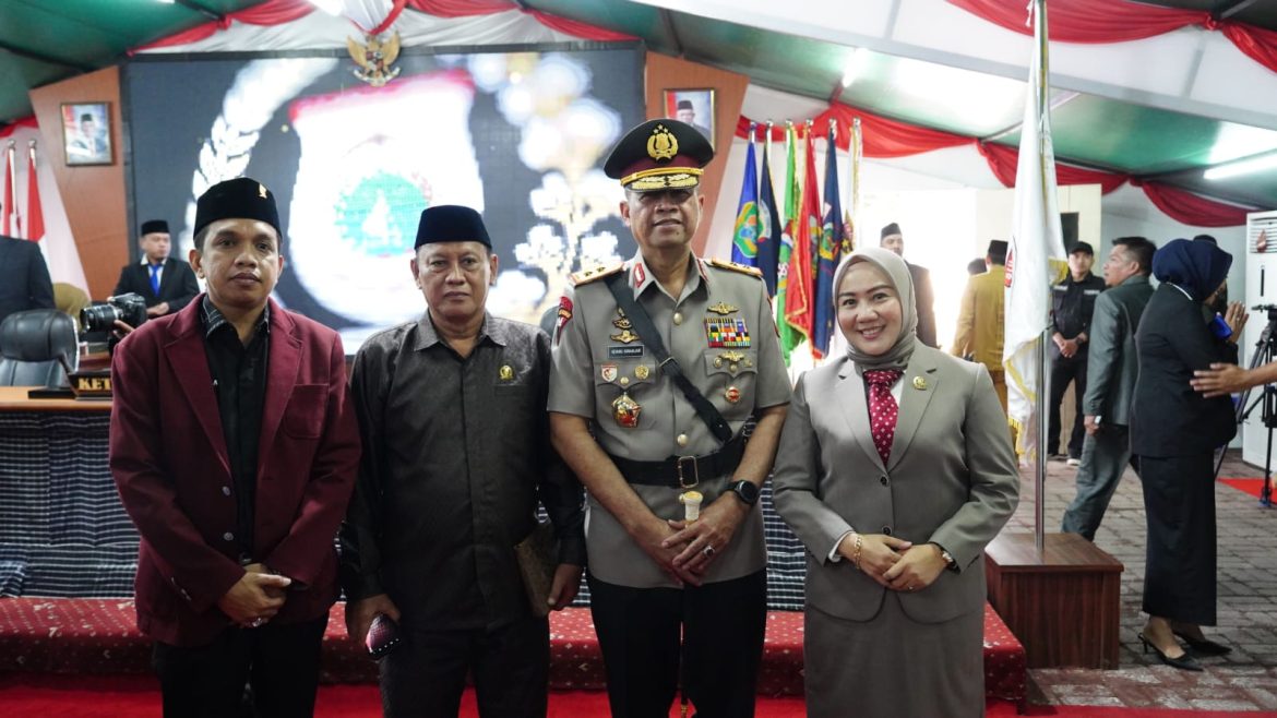 Kapolda Sulbar Apresiasi Capaian Pemerintah Saat Rapat Paripurna Istimewa DPRD