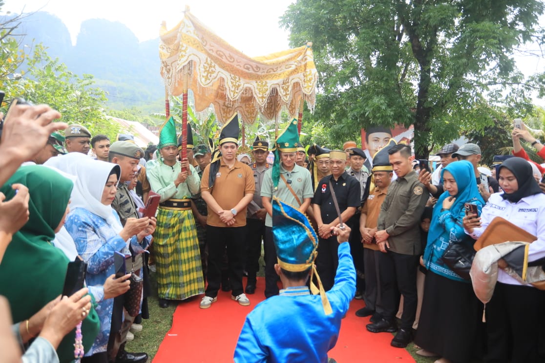 Menparekraf Kunjungi Desa Wisata Balleanging Kecamatan Balocci Pangkep