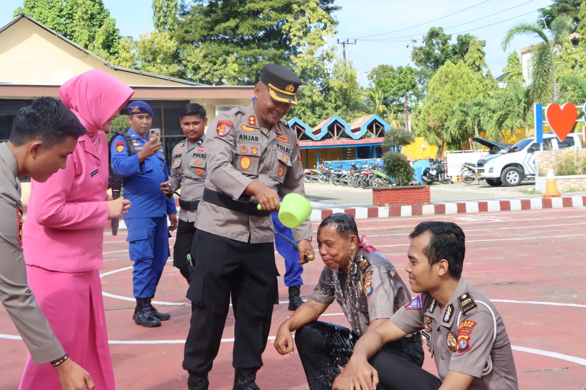 Kapolres Polman Pimpin Upacara Dalam Rangka Korps Rapor Kenaikan Pangkat Periode 1 Juli 2024