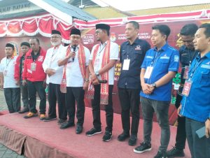 Dikawal Pasukan Berkuda Dan Emak Emak, Pasangan MAIKI Mendaftar Dengan Dukungan Ribuan Pendukung