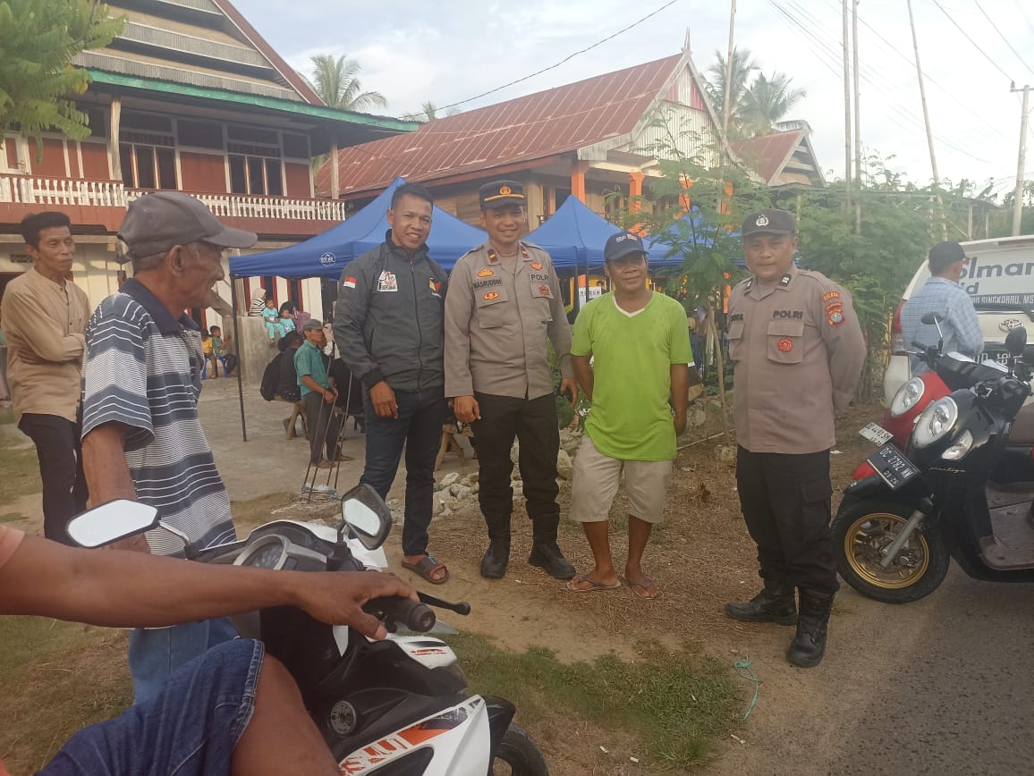 Polres Polman Laksanakan Pengamanan Kampanye Door To Door Paslon Bupati Dan Wakil Bupati Nomor Urut 4