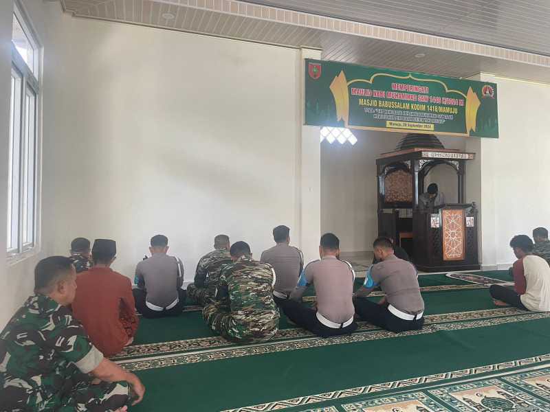 TNI/Polri Di Sulbar Sholat Jumat Bersama, Merajut Ukhuwah, Menjaga Persatuan, Menuju Pilkada Damai