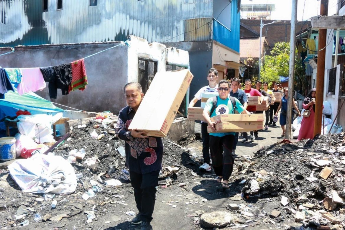 PHRI Sulsel Beri Bantuan Korban Kebakaran Jalan Laiya