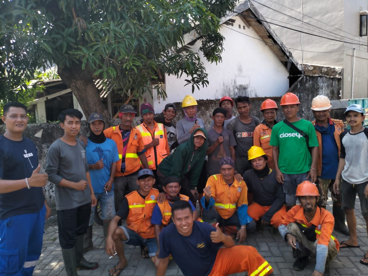 Cegah Banjir di Musim Hujan, Masyarakat Jalan Skarda Giat Kerja Bakti