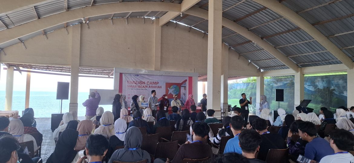 SMA Islam Athirah Gelar English Camp 2024 Bernuansa Pantai