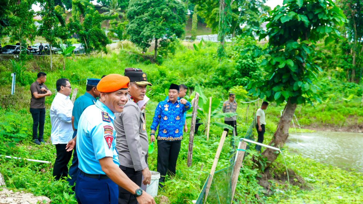 Semarak HKN, Wakapolda Sulbar Tanam Pohon bersama Forkopimda