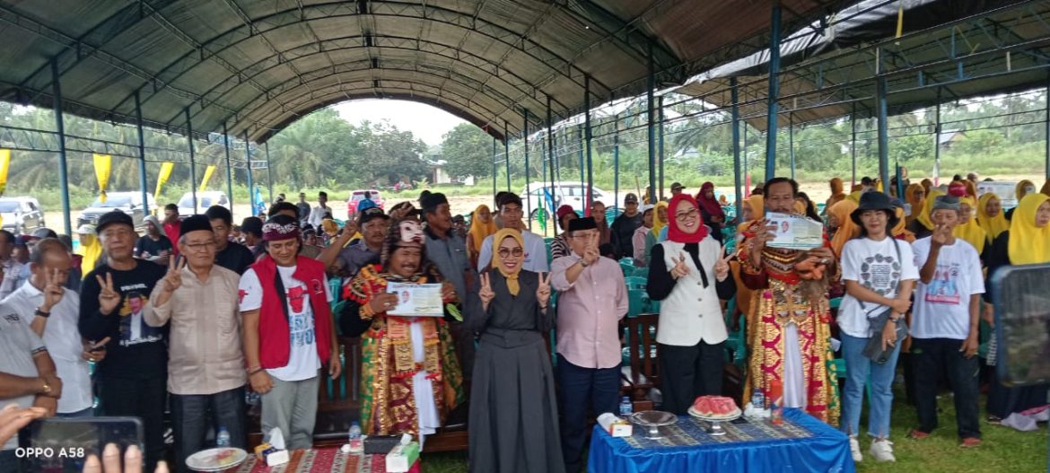 Akses Jalan Rusak Penghubung Desa Kulu Dan Parabu, Dan Kenangan, Yaumil Janji Tahun Depan Segara Di Aspal  