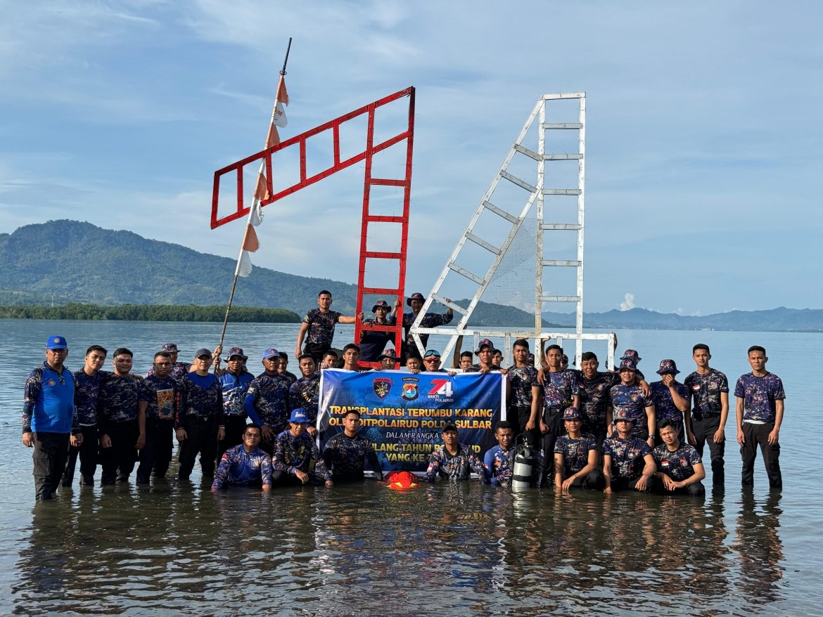 Polairud Polda Sulbar Gelar Aksi Peduli Laut, Meriahkan HUT ke-74 Dengan Transplantasi Terumbu Karang