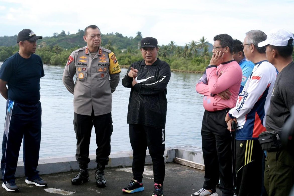 Bersama Jaga Laut Sulbar, Kapolda Hadiri Pelepasan Terumbu Karang Di Mako Lanal Mamuju