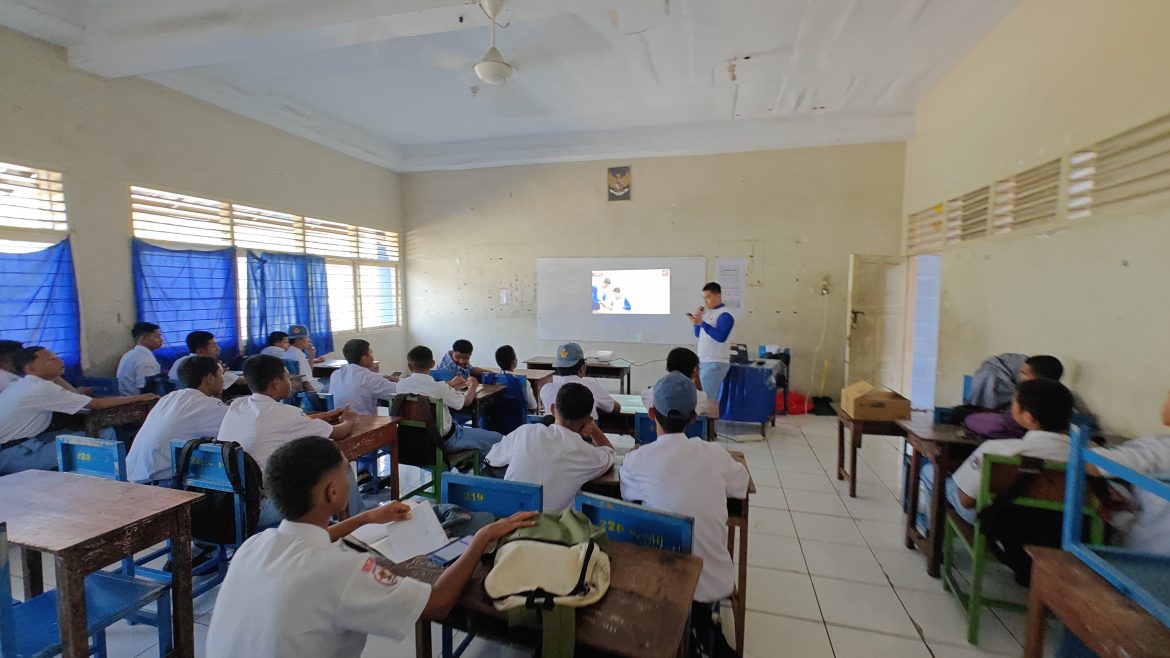 Sekolah Binaan Astra SMK Nasional Makassar Ikut Kampanyekan Keselamatan Berkendara