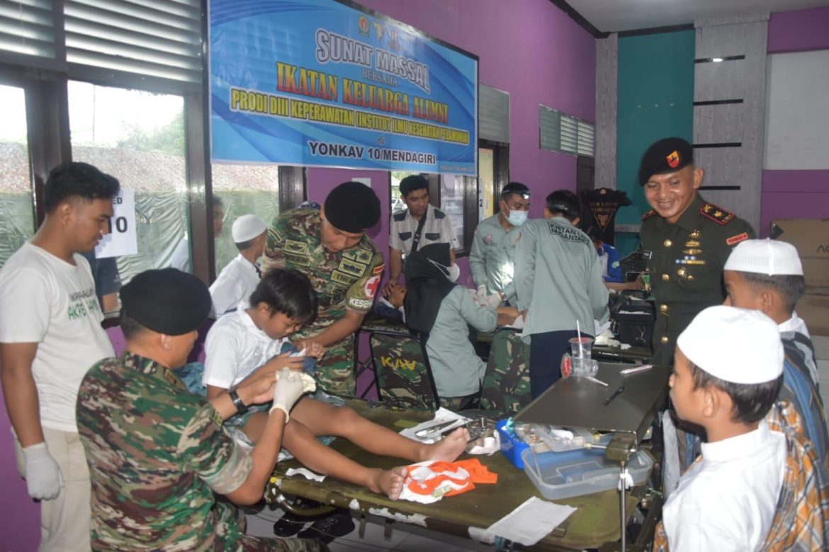 Peringati Hari Juang TNI AD Ke-79 & HUT Yonkav 10/Mendagiri ke-47, Batalyon Kavaleri 10 Gelar Sunat Massal