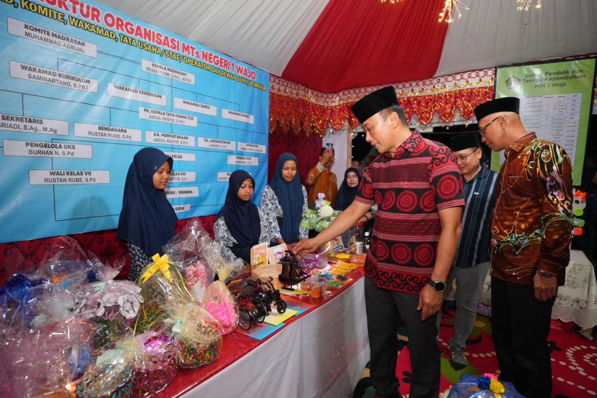 Kunker di Wajo, Pj Gubernur Prof Zudan Tinjau Pasar Murah, Donor Darah dan Hadiri Pengukuhan Pengurus Korpri