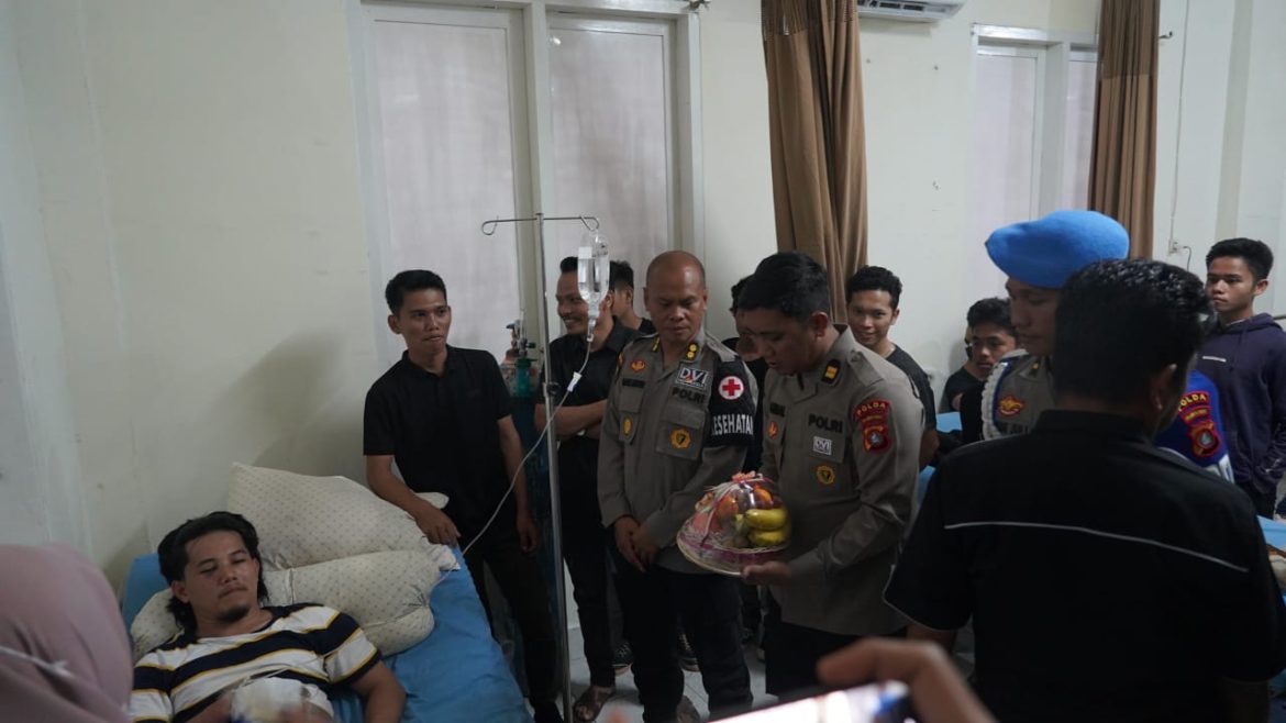 Polda Sulbar Siap Bantu Biaya Pengobatan Mahasiswa Korban Bentrok Dengan Oknum Polisi: Sebuah Tindakan Empati Dan Permohonan Maaf