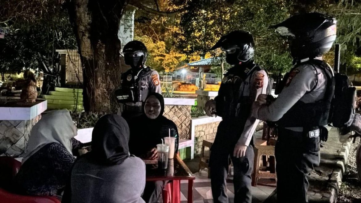 Polres Sinjai Rutin Gelar Patroli Malam, Simak Beritanya.