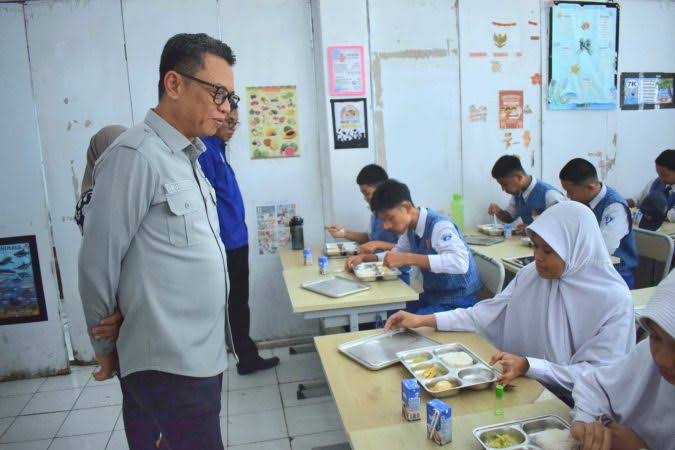 Ombudsman Sulsel Semprit Makan Bergizi Gratis di Makassar