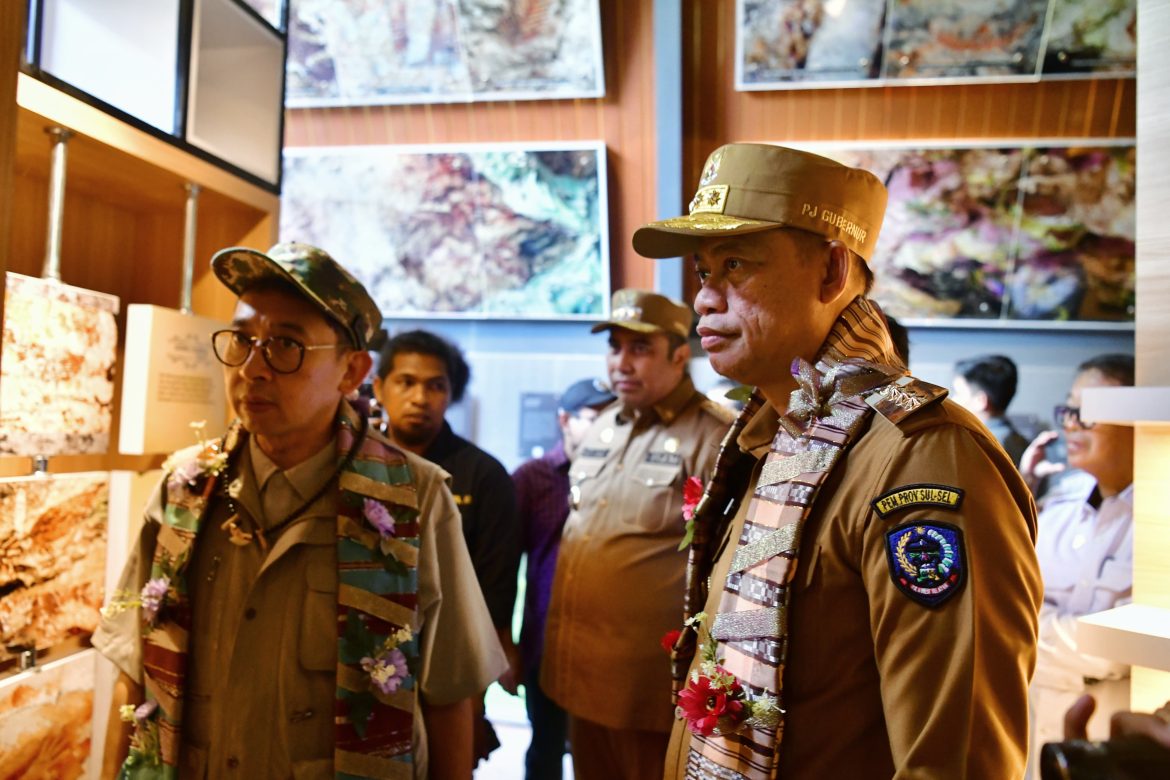 Prof Fadjry Dampingi Menteri Kebudayaan Resmikan Leang Leang Archaeological Park, Fadli Zon: Destinasi Kelas Dunia